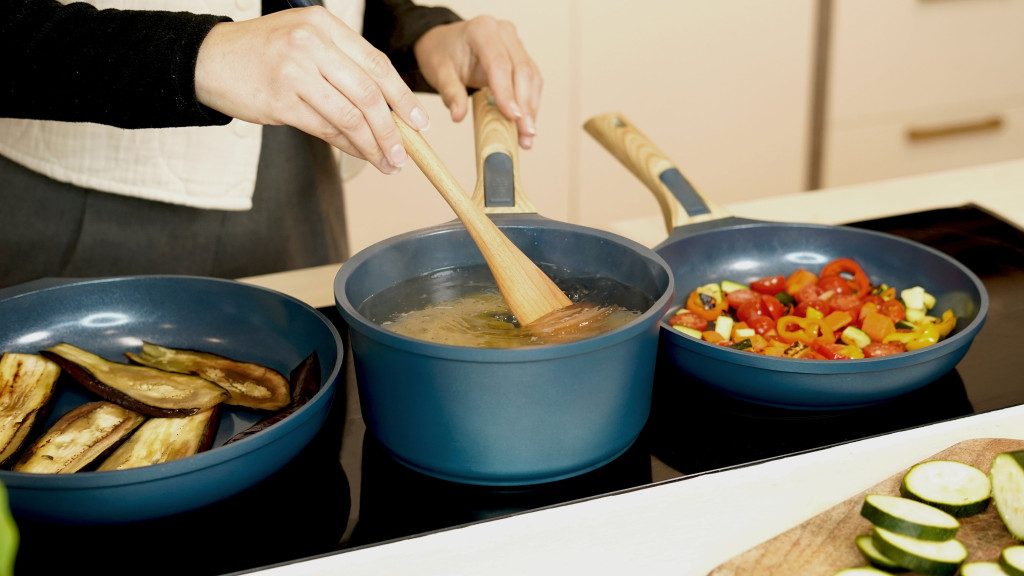 Comment nettoyer et entretenir mes poêles et casseroles ?